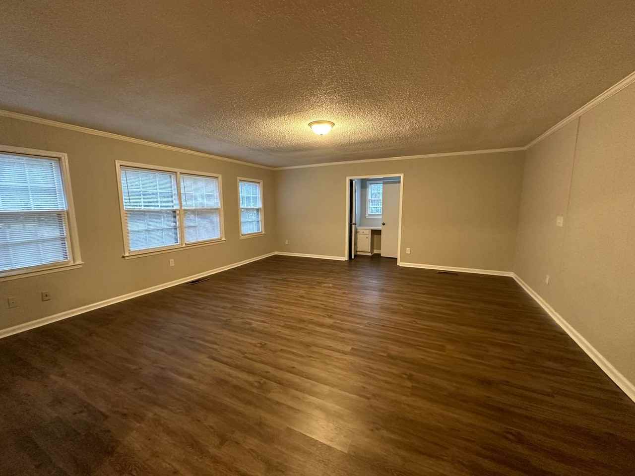 3467 Gilmer Ave - Photo 7 of 25