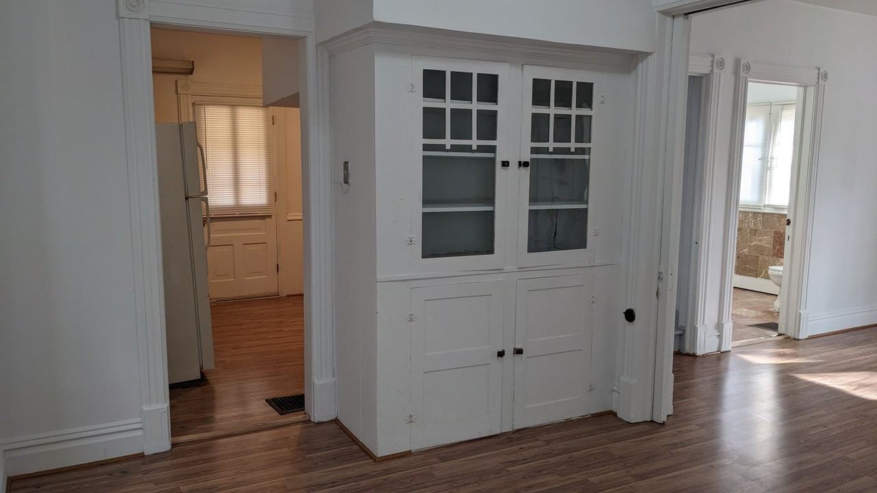 511 Locust St - Photo 7 of 25