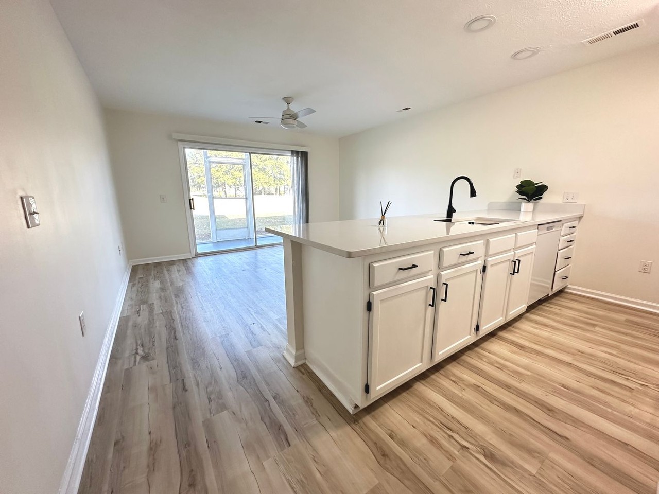 581 Blue River Ct - Photo 7 of 7