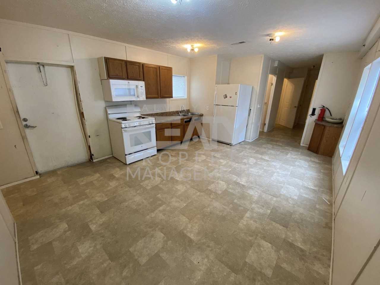 926 S Railroad Ave - Photo 3 of 7