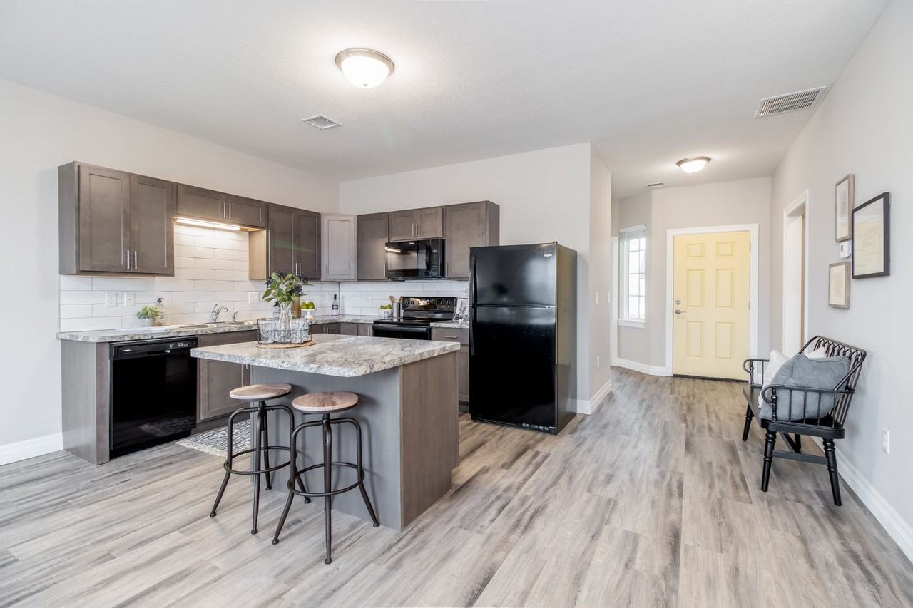 5188 N Jasmine Ct - Photo 5 of 14