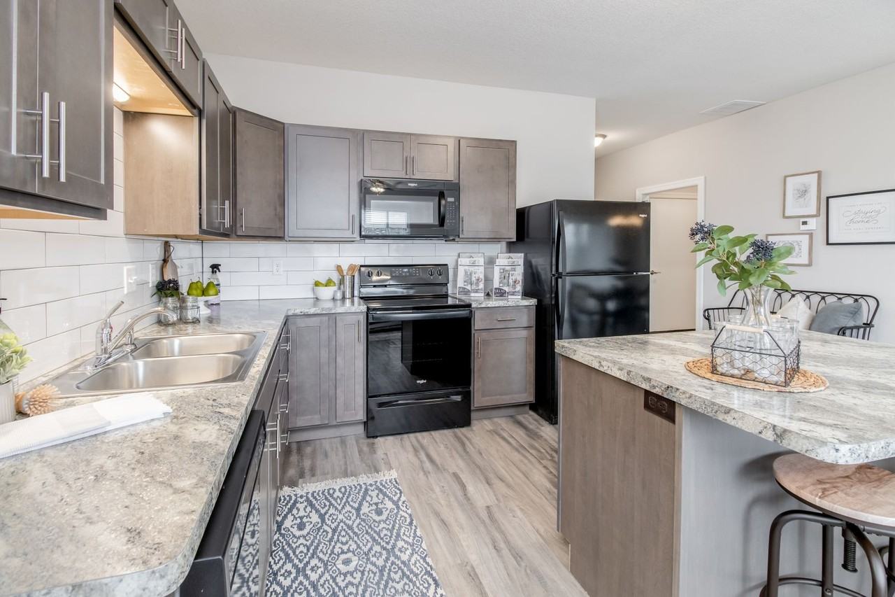 5188 N Jasmine Ct - Photo 6 of 14