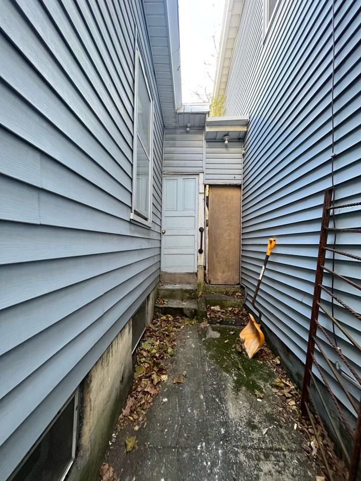 218 W Ridge St - Photo 2 of 10