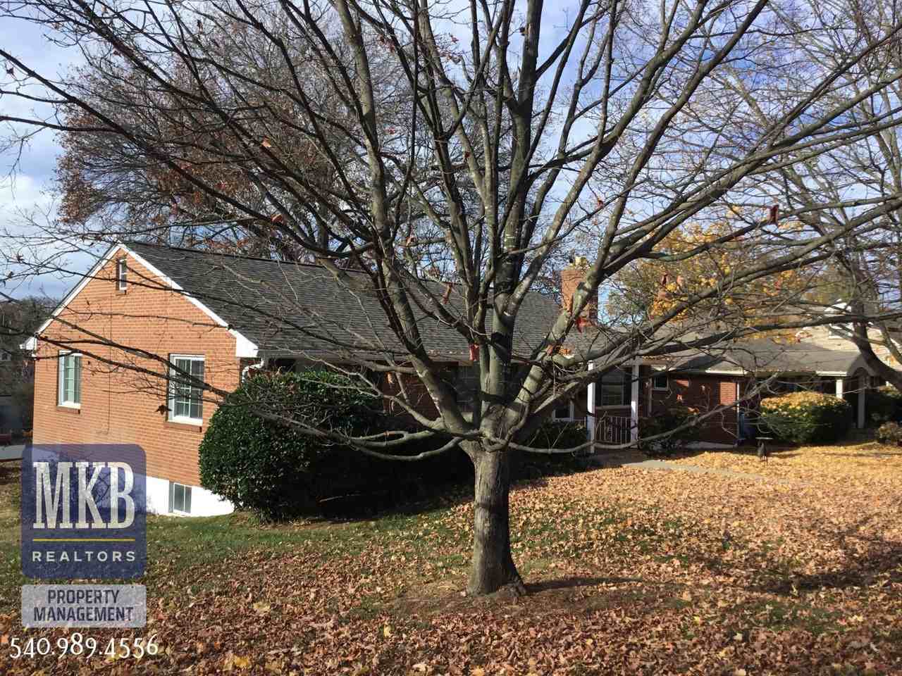 2313 Stanley Ave Se - Photo 2 of 48