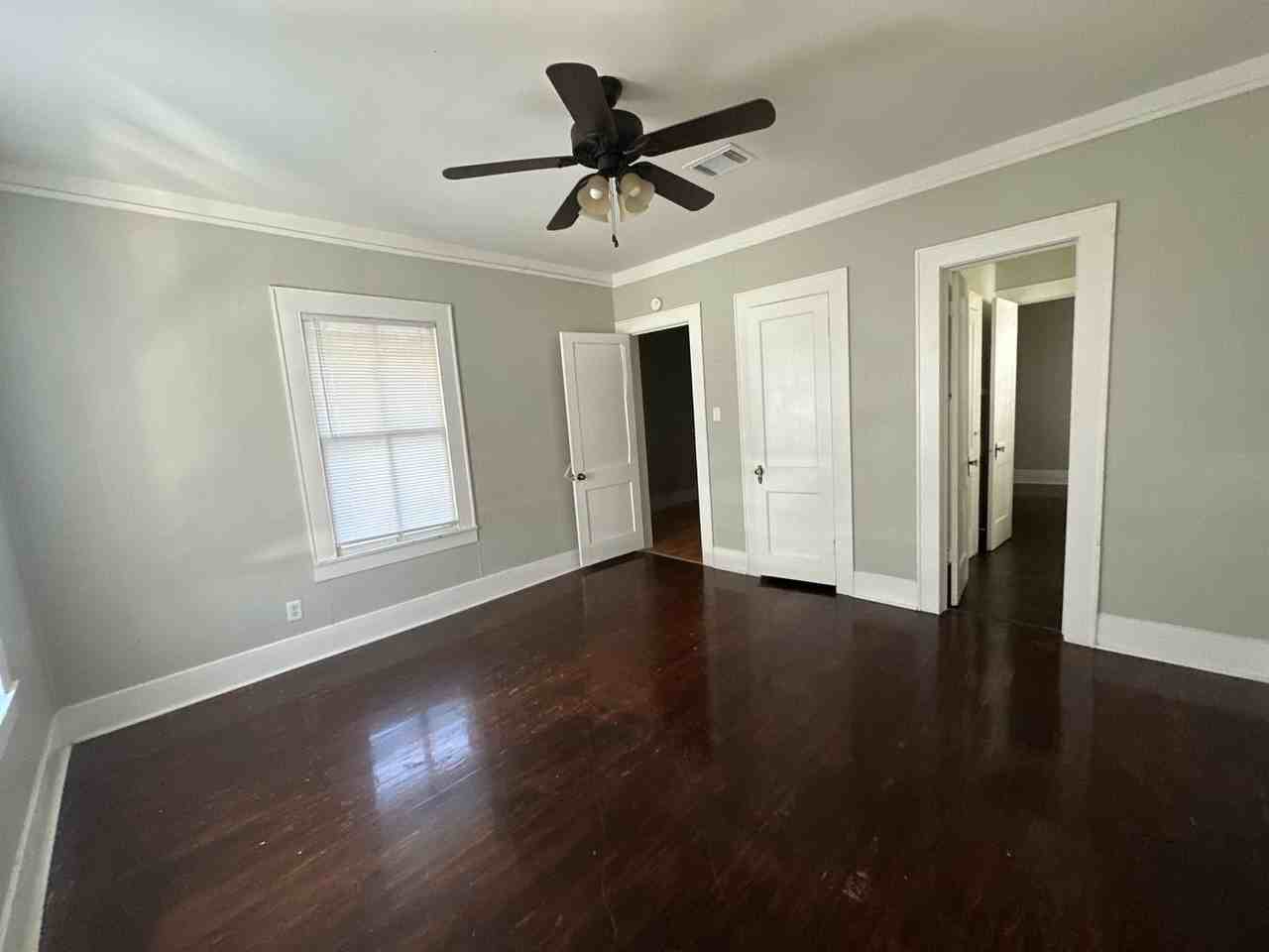 2216 Avenue O 1/2 - Photo 6 of 12