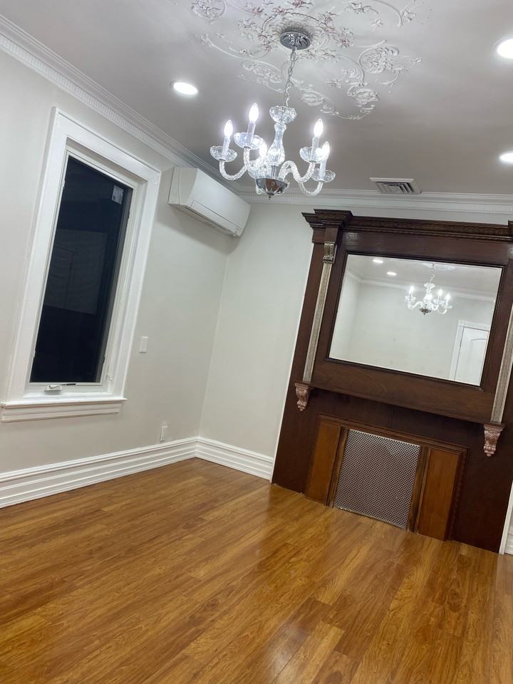 1820 E 19th St #2ndFL - Photo 6 of 30