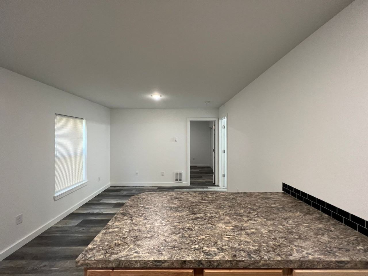 583 N Main St - Photo 7 of 22