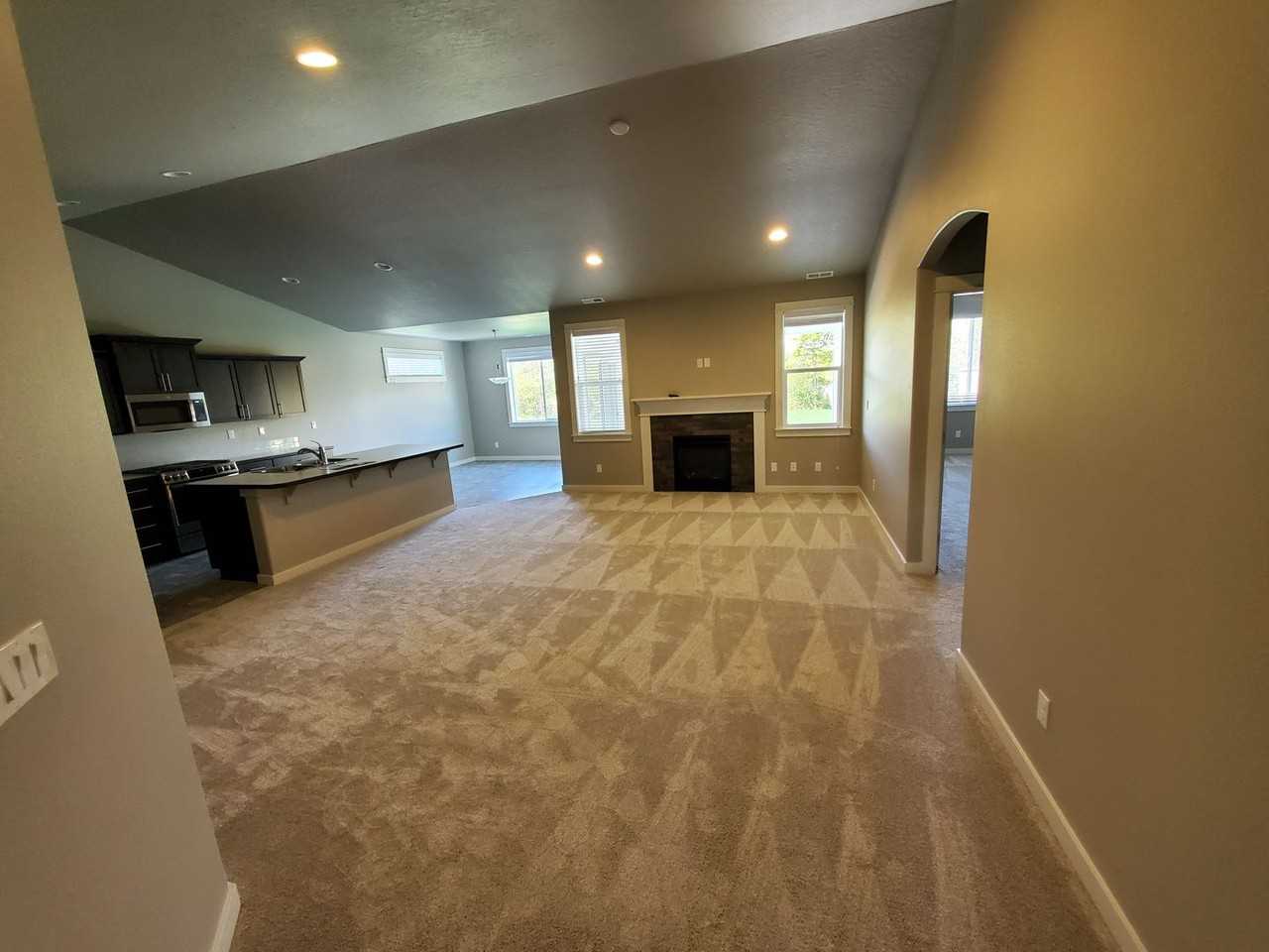 2268 Grandview Dr Nw - Photo 3 of 22