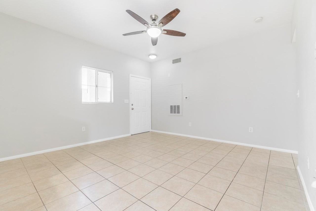 1531 Ruby Cliffs Ln - Photo 4 of 17