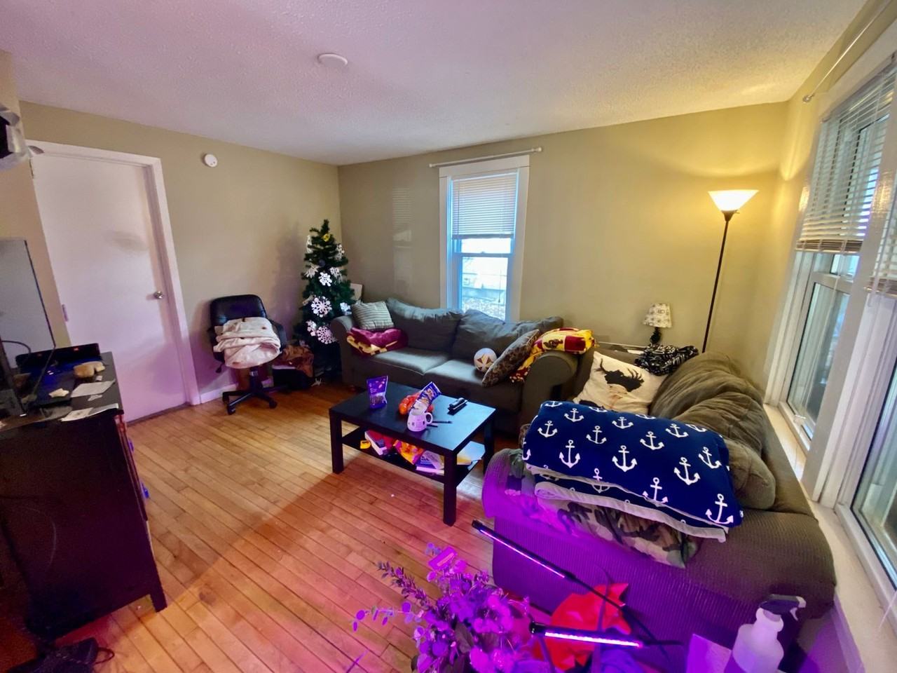 843 23rd Ave Se - Photo 6 of 17