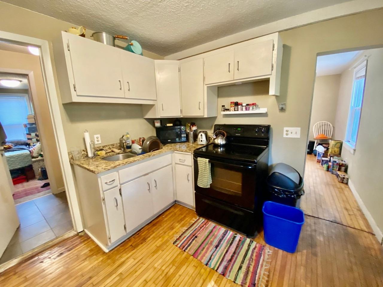 843 23rd Ave Se - Photo 4 of 17