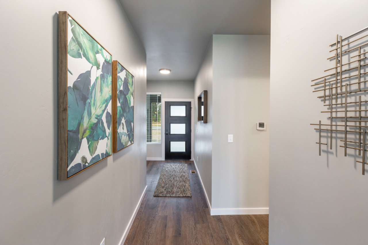 12904 N Market St - Photo 2 of 30