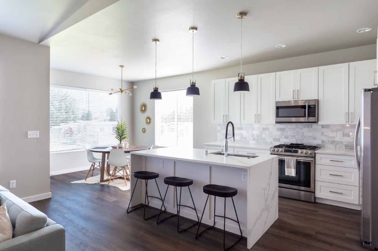 12904 N Market St - Photo 3 of 30