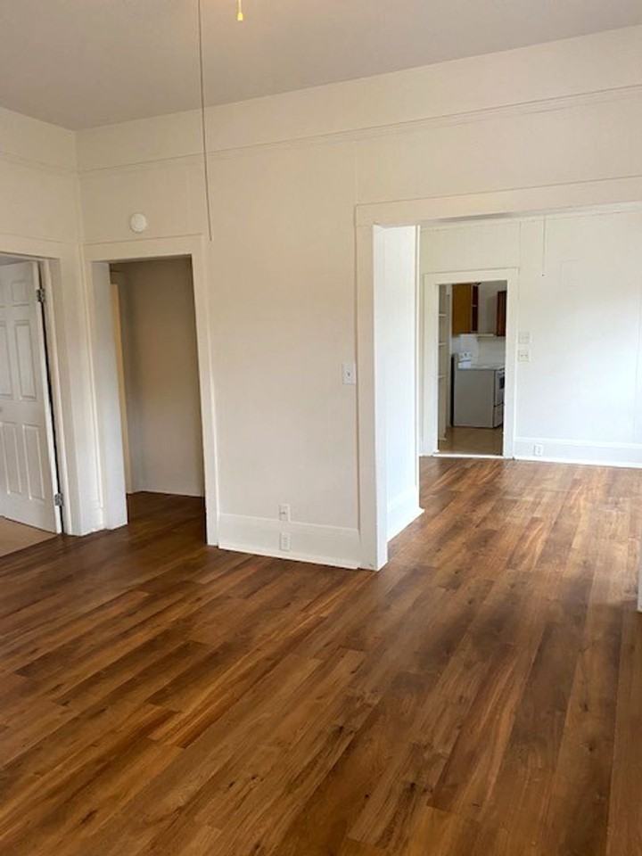 111 Se 5th Ave - Photo 2 of 14