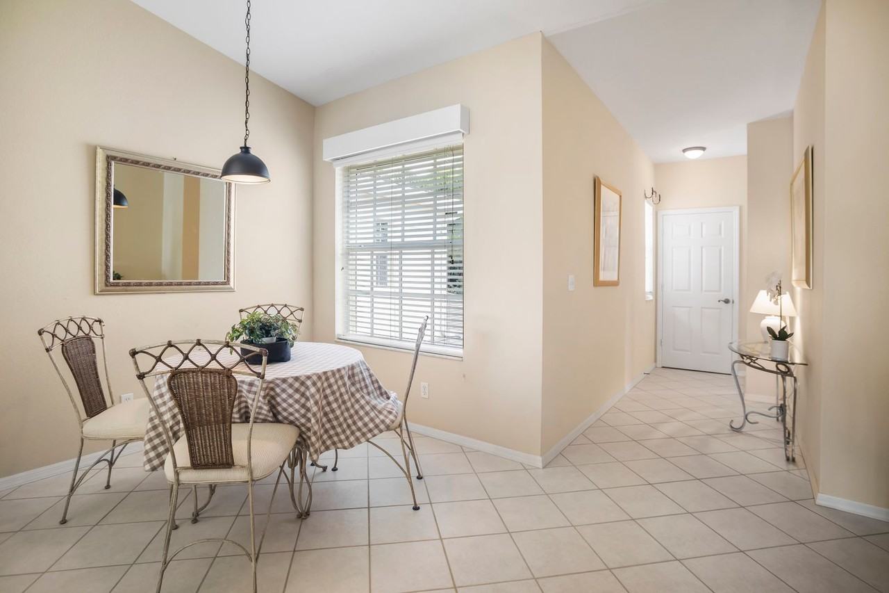 3320 W Crown Pointe Blvd - Photo 5 of 35