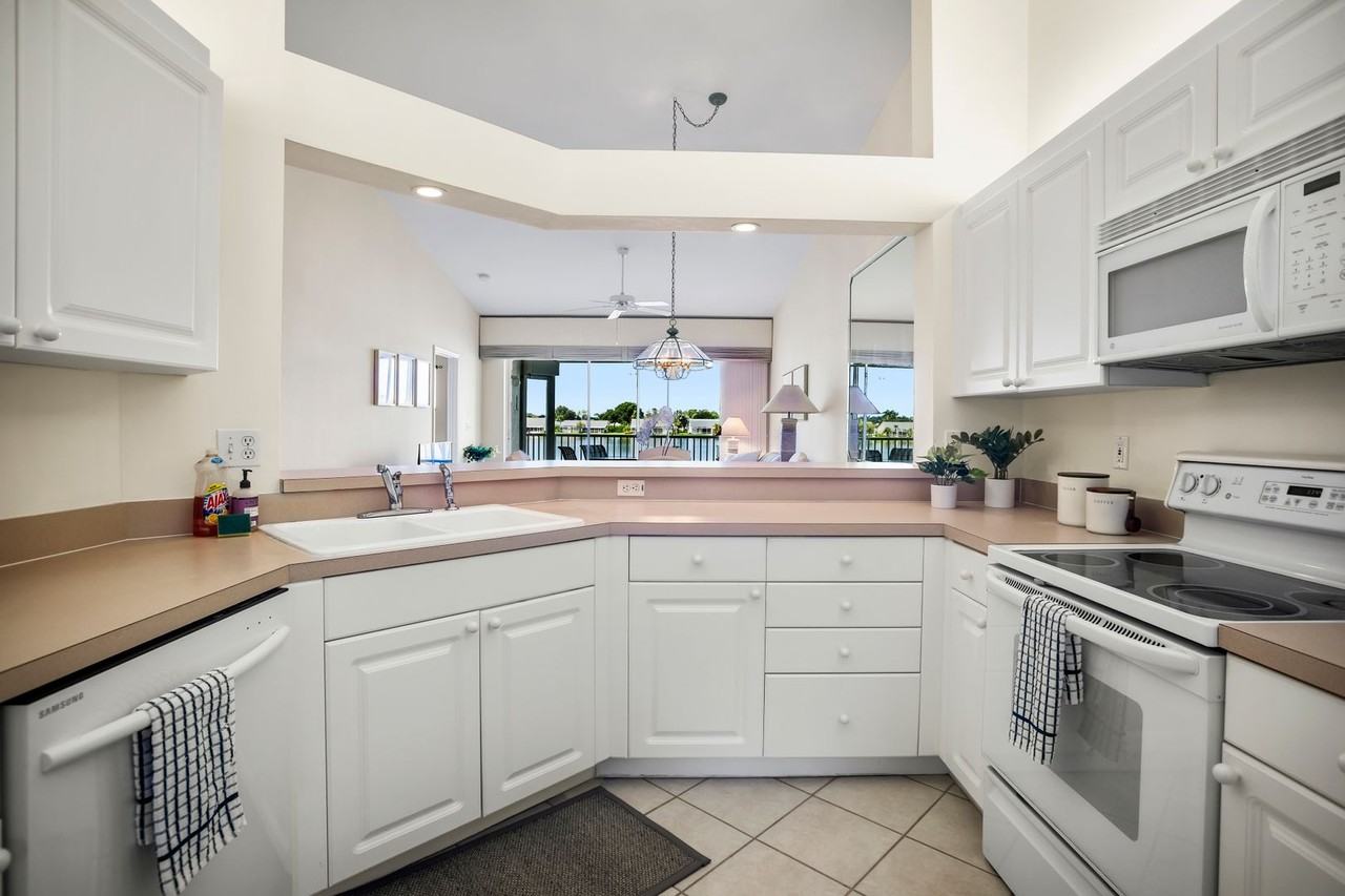 3320 W Crown Pointe Blvd - Photo 7 of 35