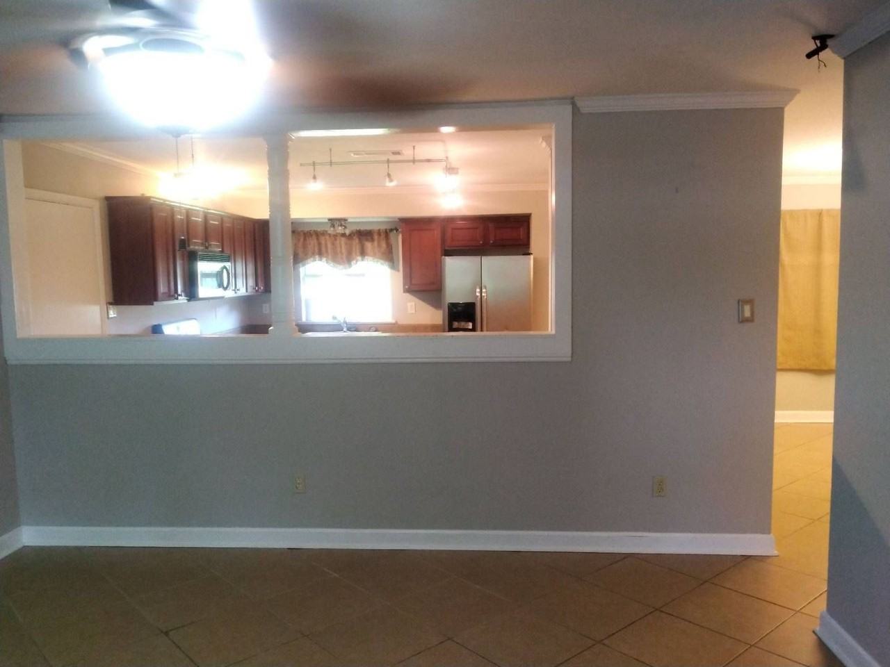 1817 Woodlawn St - Photo 3 of 11