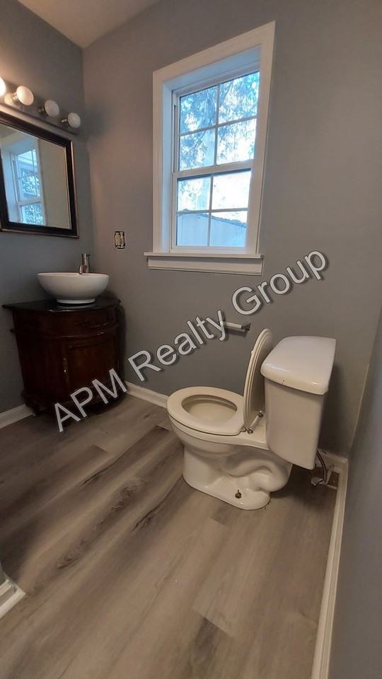 917 Texas St - Photo 3 of 15