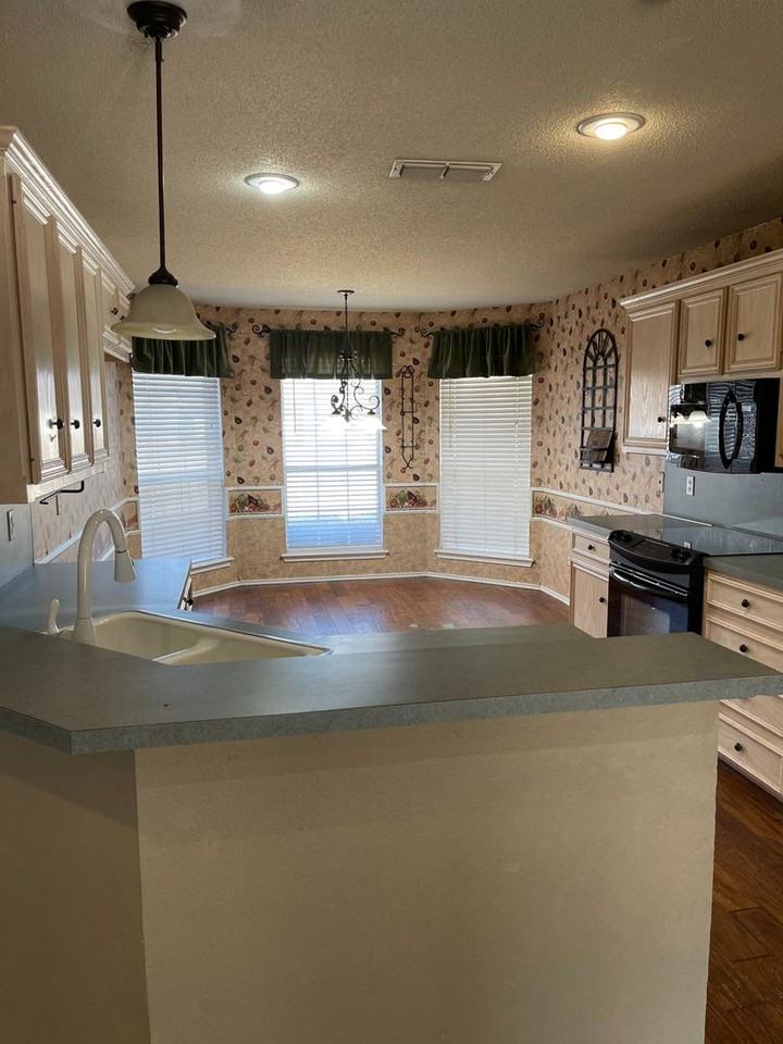 2517 80th Street - Photo 3 of 12
