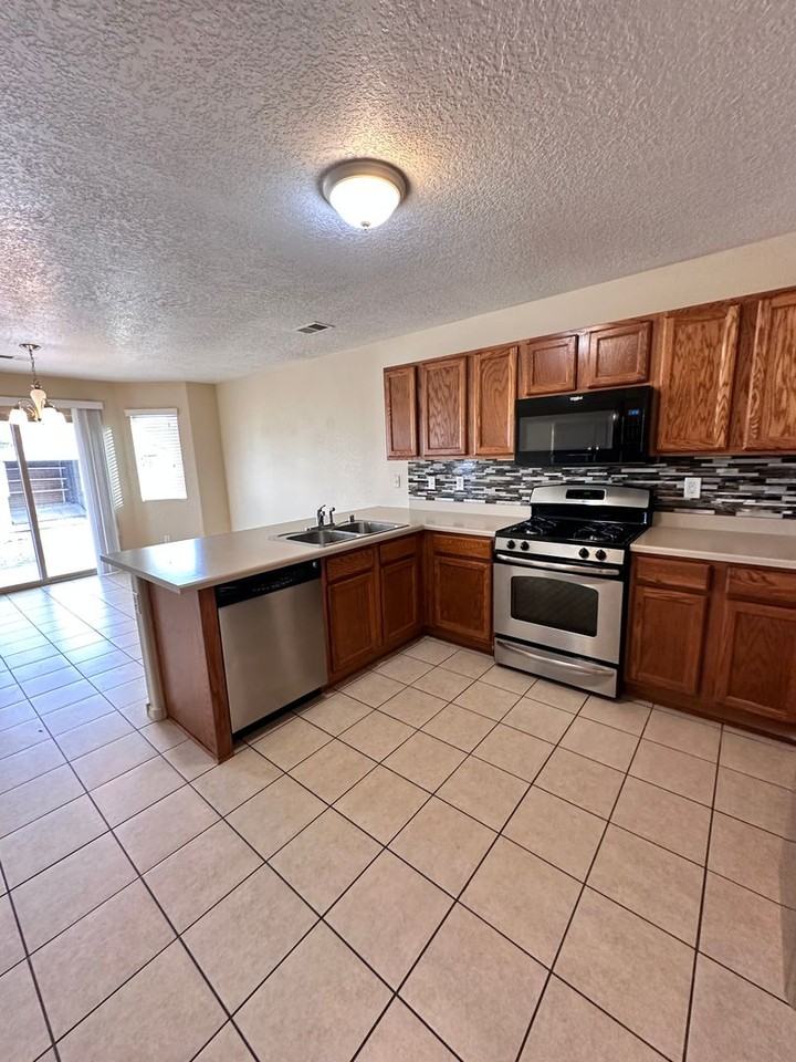 790 Purple Aster Ave Sw - Photo 7 of 39