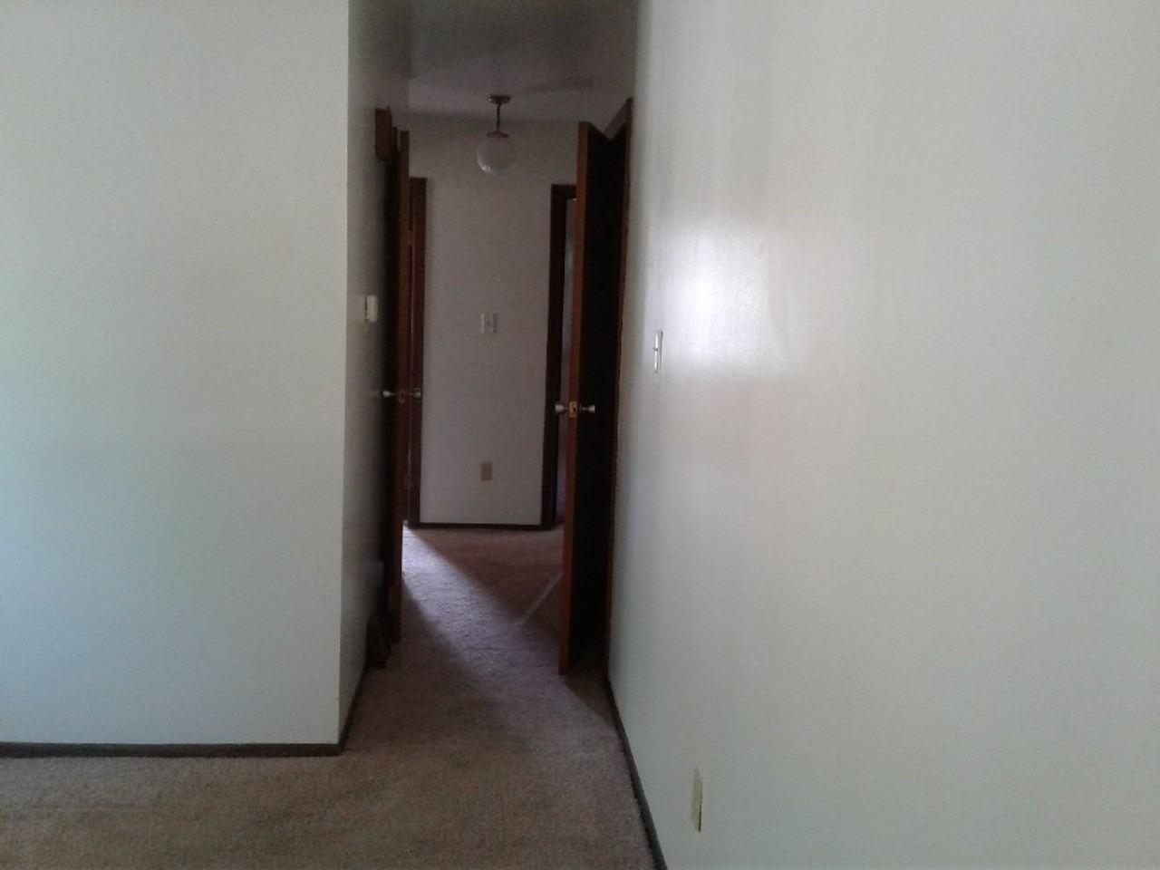 828 South Harvey Drive - Photo 5 of 8