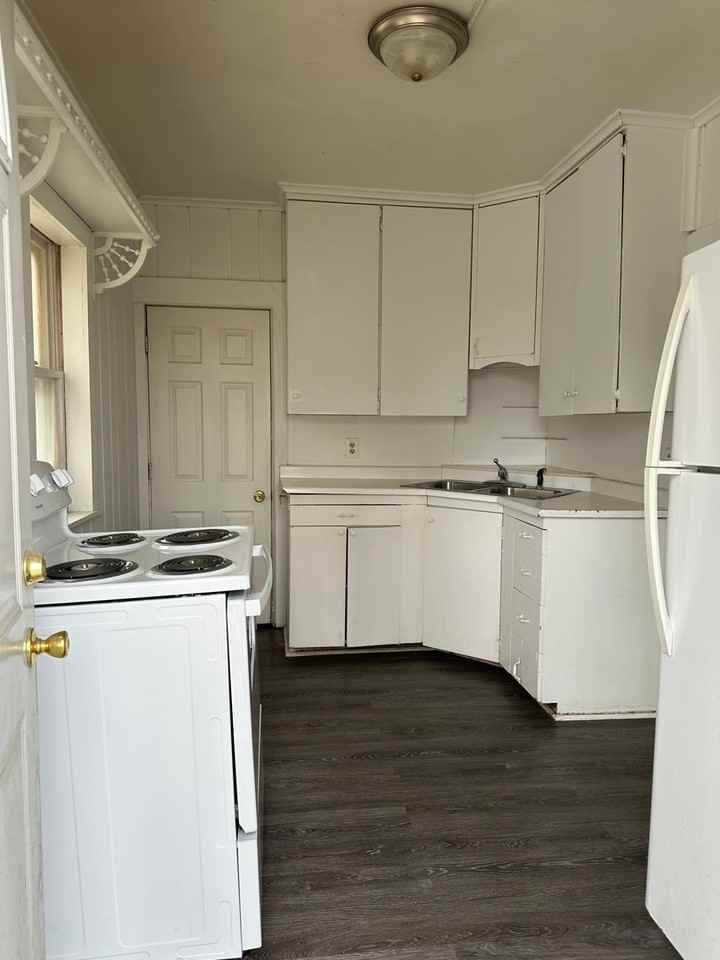 410 Randall St - Photo 2 of 8