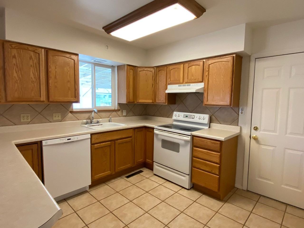 1328 Woodmoor Rd - Photo 7 of 26