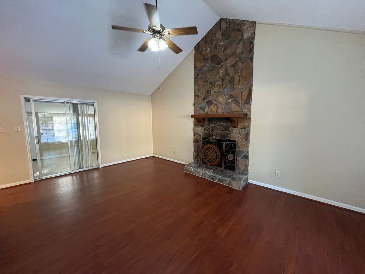 171 Greenbriar Ct - Photo 4 of 17