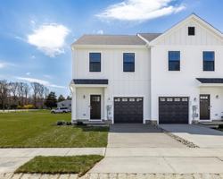 featured image of 996 Woodview Ct #996