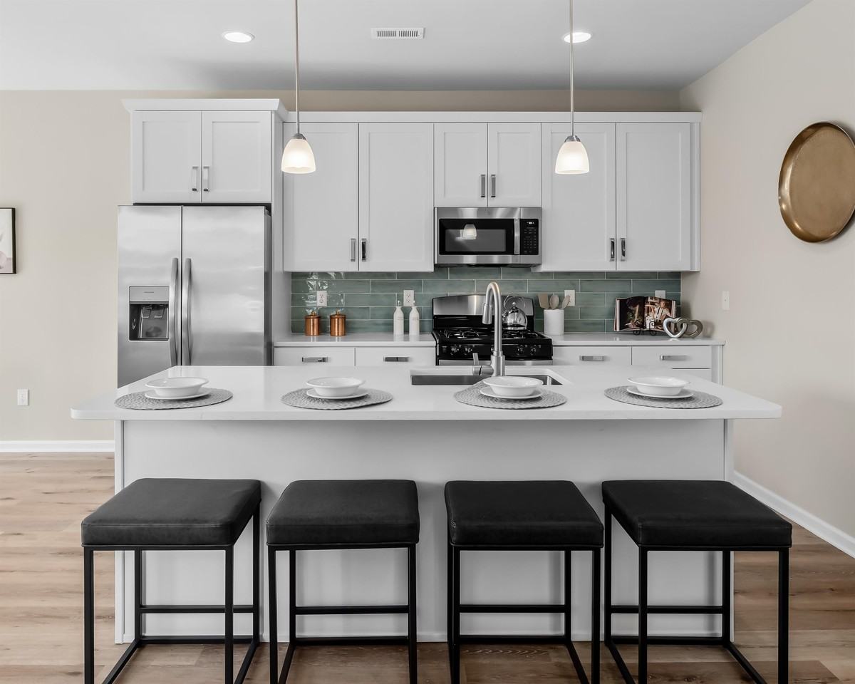 996 Woodview Ct #996 - Photo 5 of 27