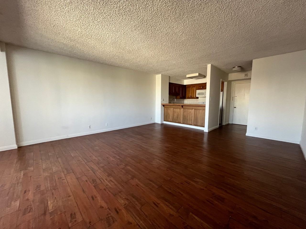 969 Hilgard Ave #605 - Photo 3 of 14