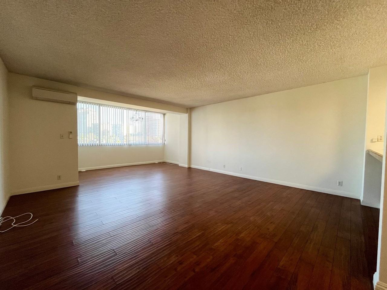 969 Hilgard Ave #605 - Photo 4 of 14