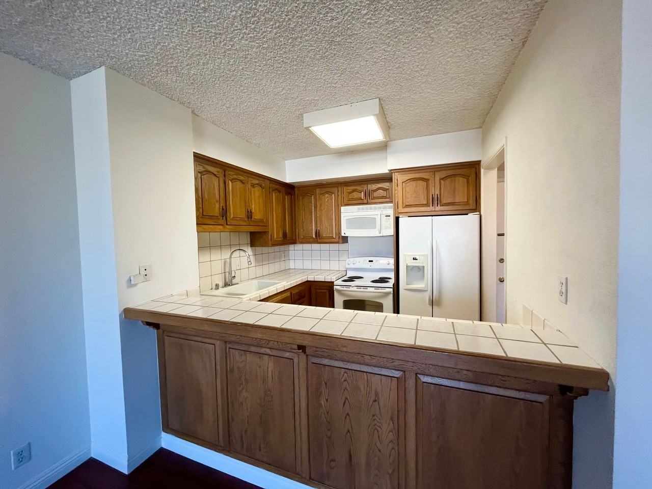 969 Hilgard Ave #605 - Photo 7 of 14