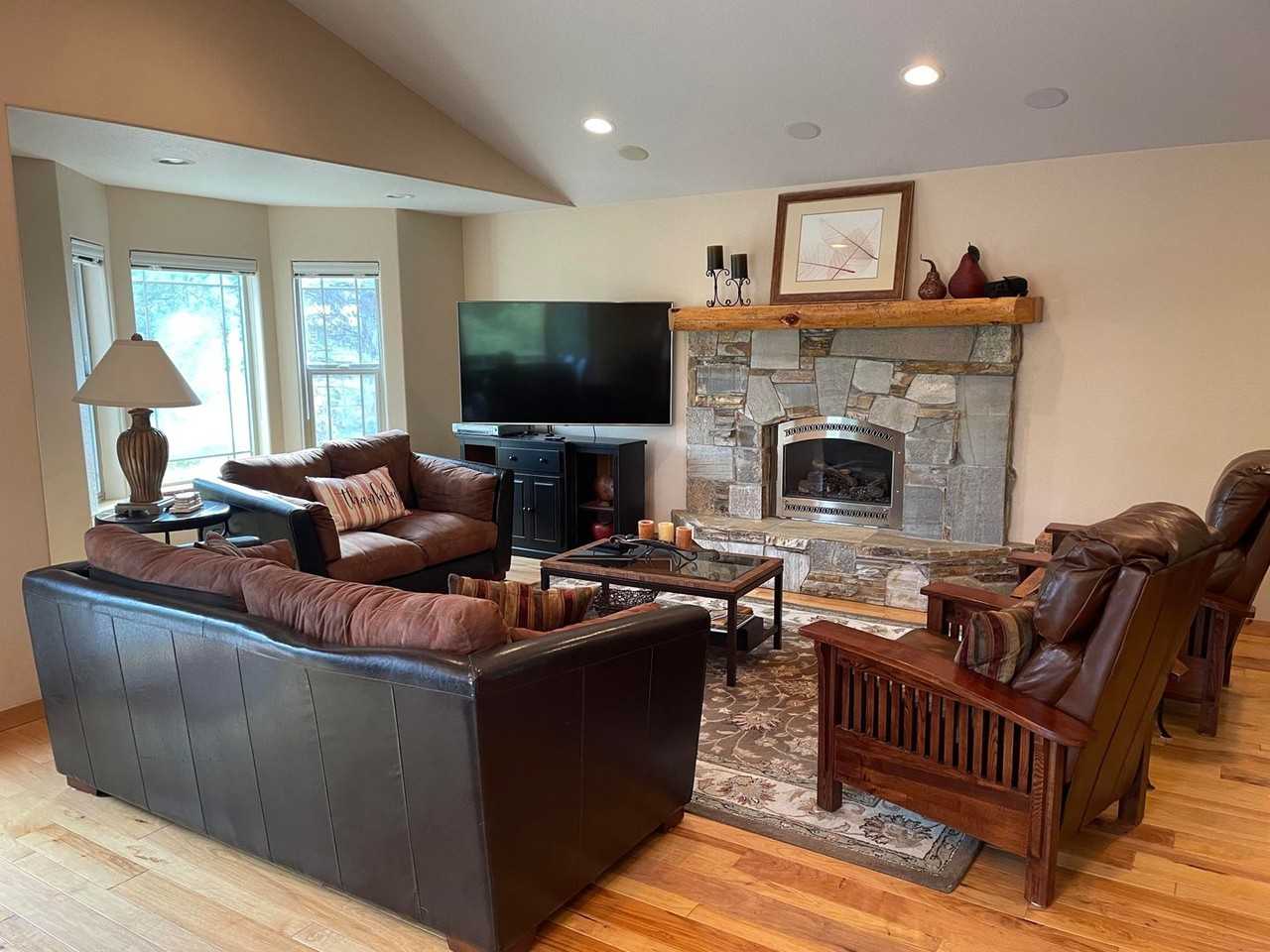 1904 Venice Dr - Photo 5 of 19