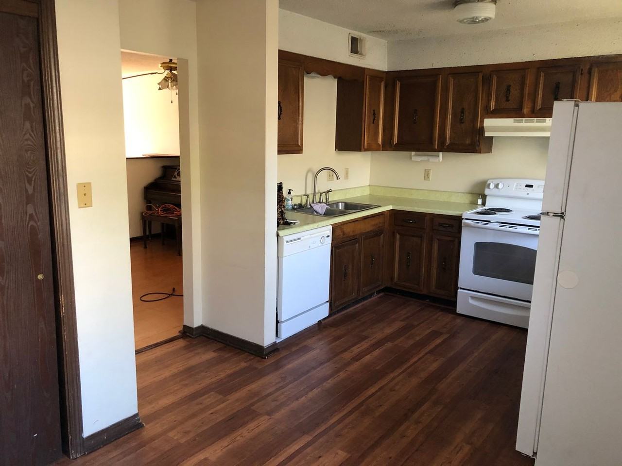 1619 Wilson Ave - Photo 3 of 8