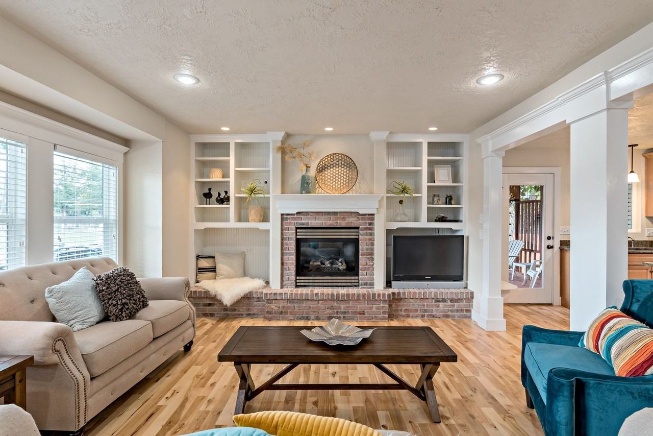 1400 W Resseguie St - Photo 5 of 17