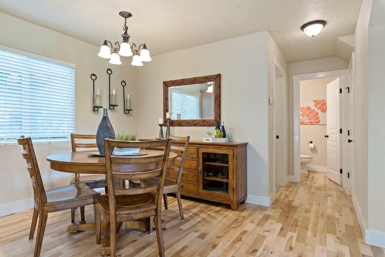 1400 W Resseguie St - Photo 7 of 17