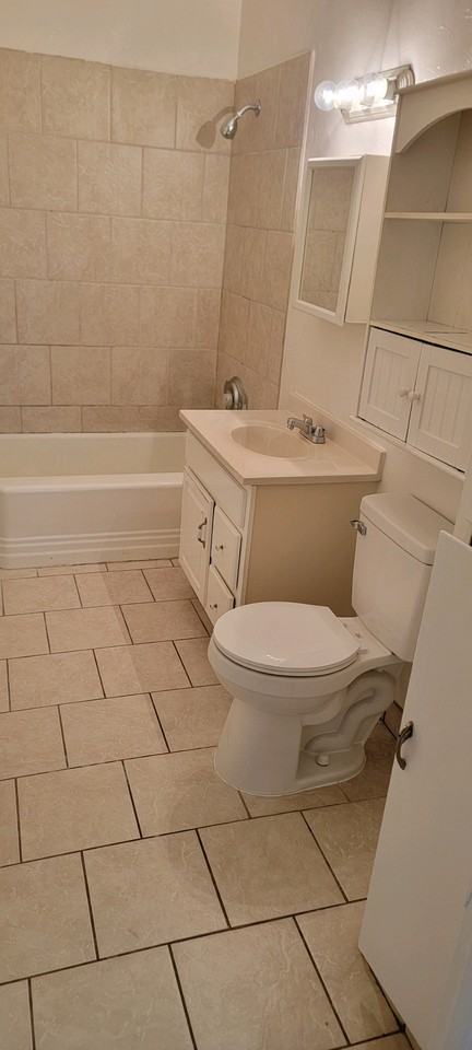 1001 E 5th St #1001 - Photo 3 of 7