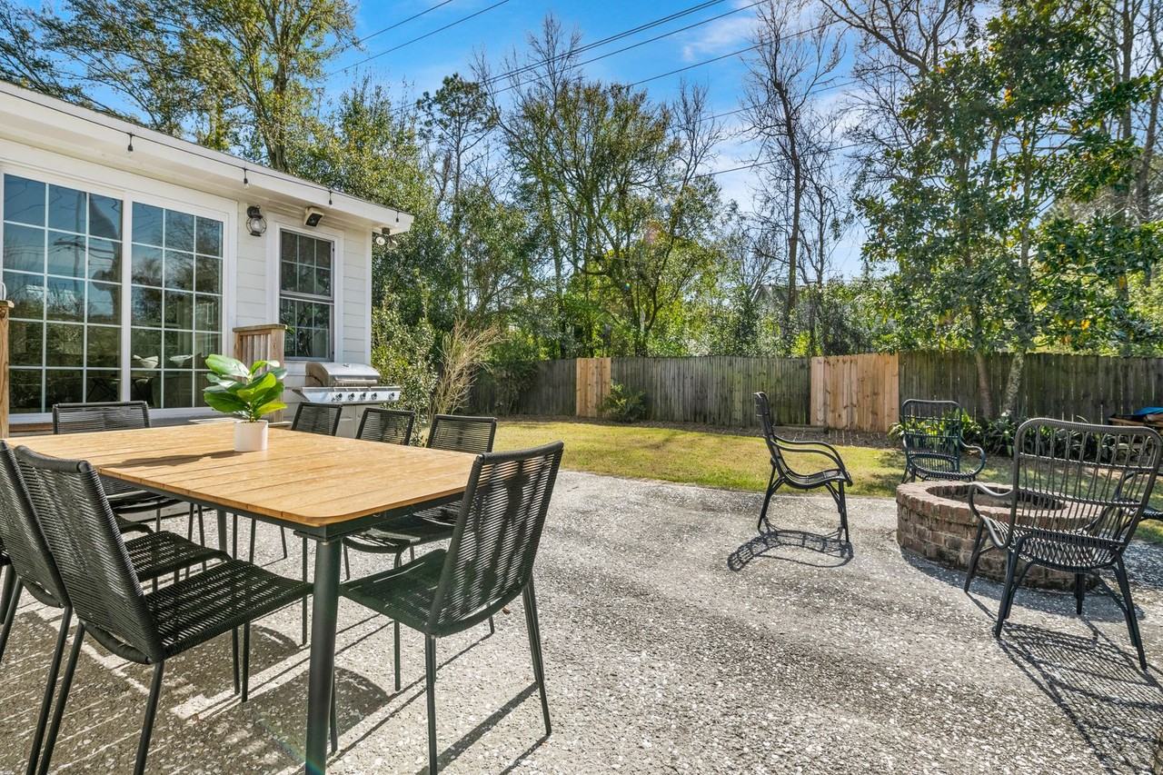 1121 Island View Drive - Photo 3 of 44