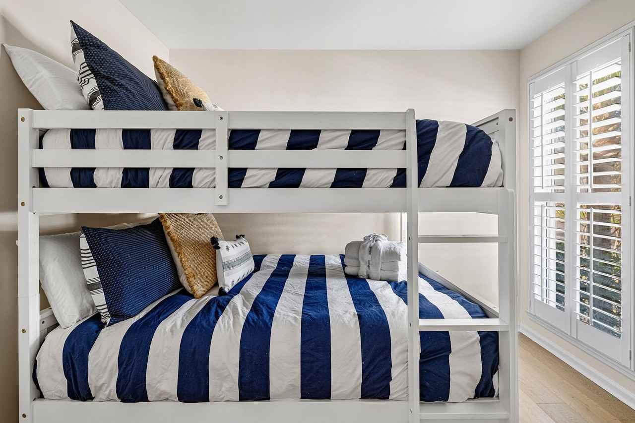 1121 Island View Drive - Photo 5 of 44