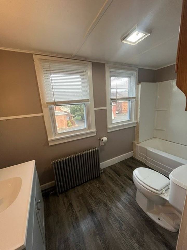 135 W Ridge St - Photo 5 of 6