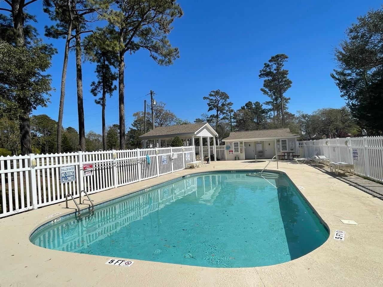 4420 Eastport Blvd - Photo 3 of 23