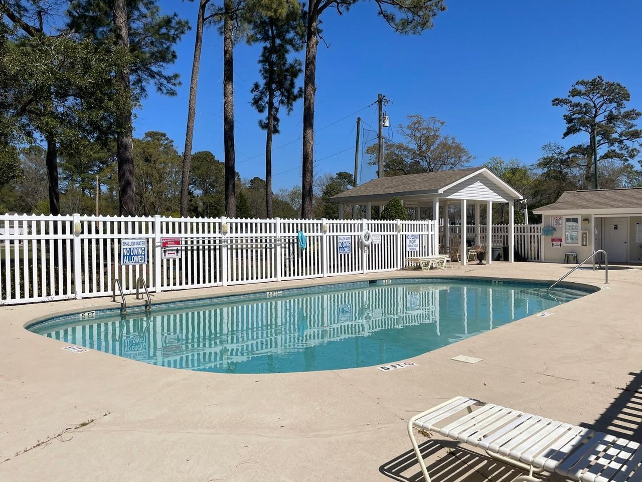 4420 Eastport Blvd - Photo 4 of 23