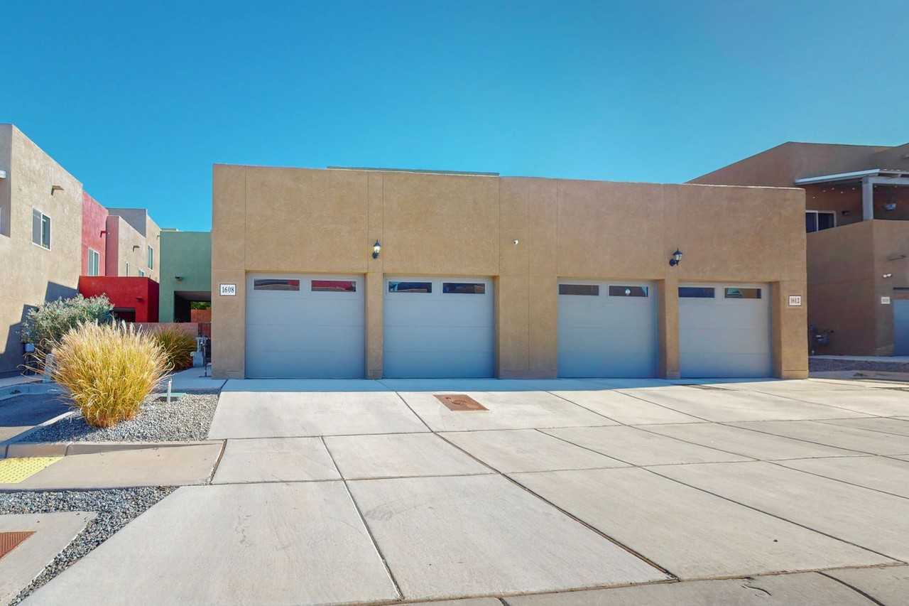1608 Volponi Dr Se - Photo 2 of 50