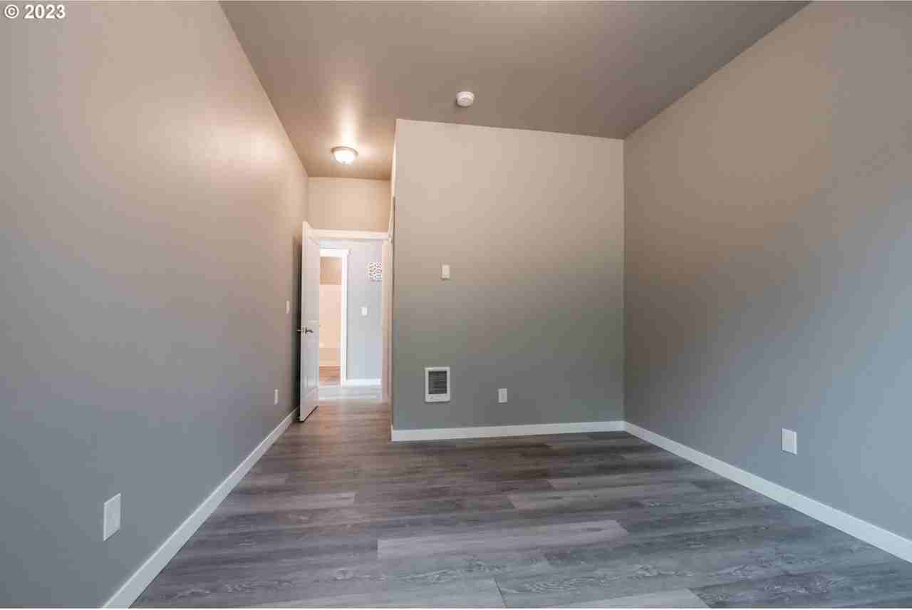 1085 54th Ave - Photo 3 of 16