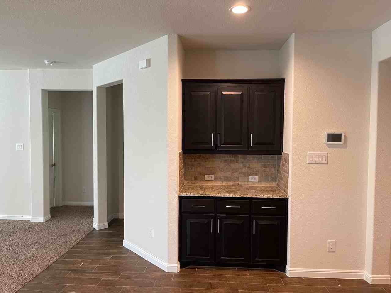 1216 Dublin Dr - Photo 3 of 24