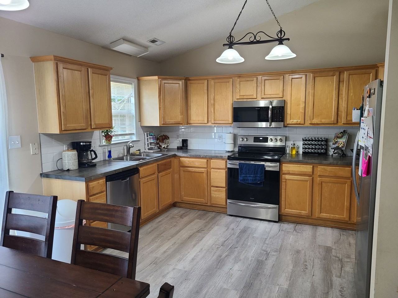 110 E Sea Bird Ct - Photo 5 of 24