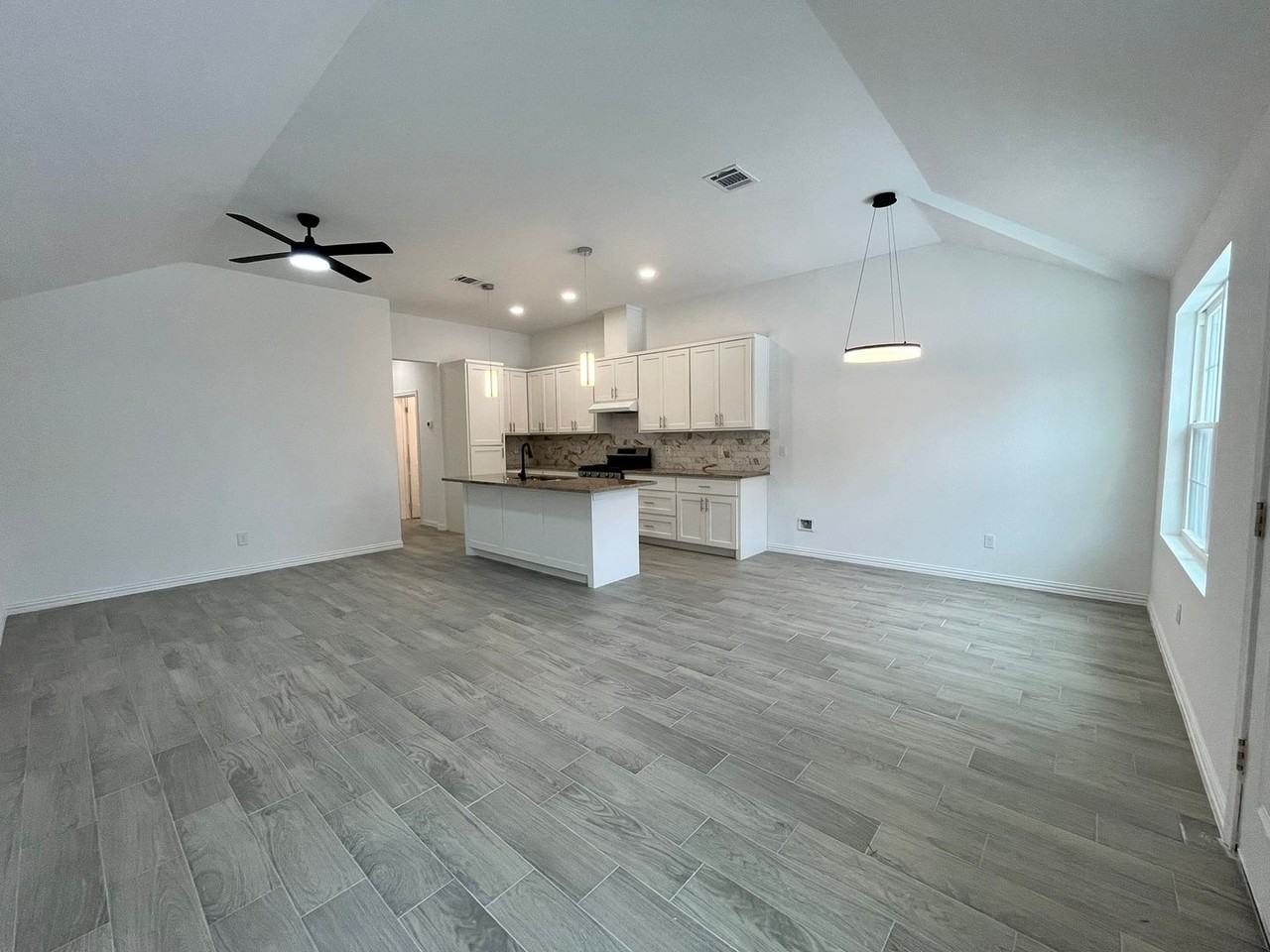 5706 Howell St #A - Photo 7 of 50