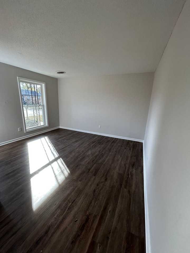 115 Tisdale St - Photo 3 of 12