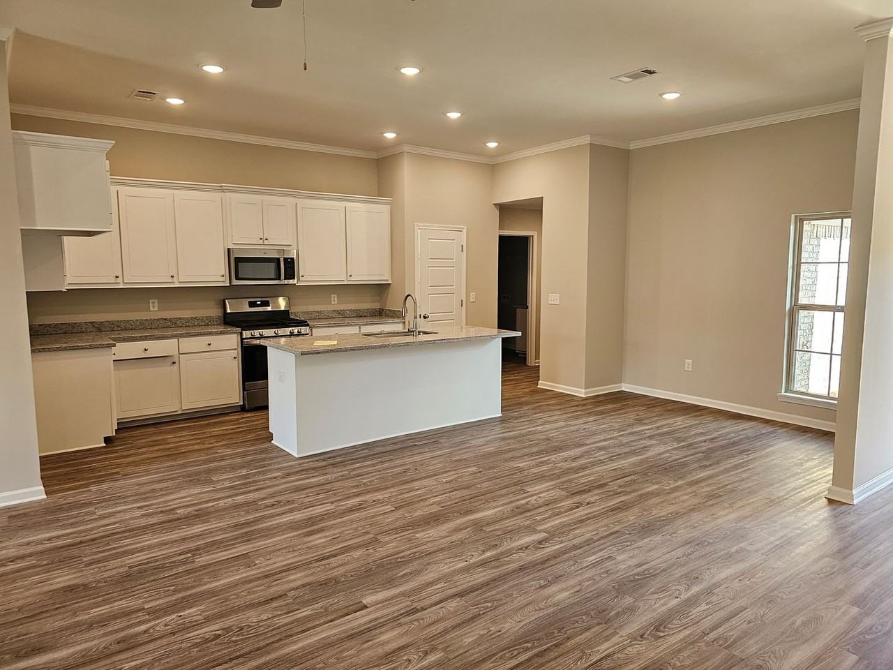 602 Diamond Way - Photo 3 of 26